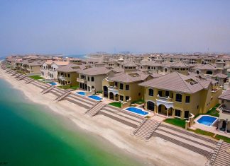 Single-family homes at the Palm Jumeirah, Dubai, UAE