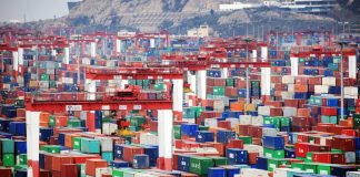 Trade between China and U.S. Falls as Tariff War continues