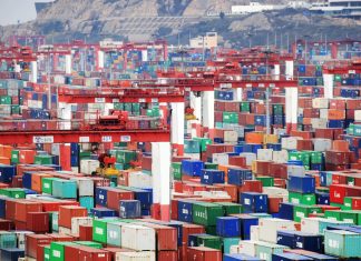 Trade between China and U.S. Falls as Tariff War continues