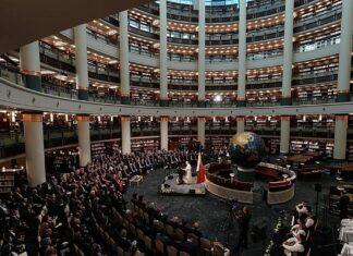 Pope Leo XIV urges peace in Ankara on first foreign trip