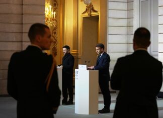 Zelensky rallies European support in Paris ahead of US-led Moscow talks