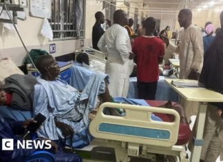 Bomb blast in packed Nigerian mosque kills five