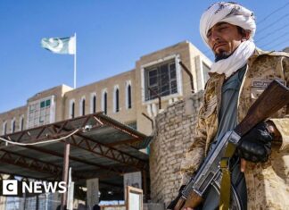 Deadly border fighting breaks out between Pakistan and Afghanistan