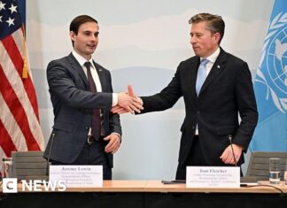 US pledges $2bn for humanitarian aid, but tells UN 'adapt or die'