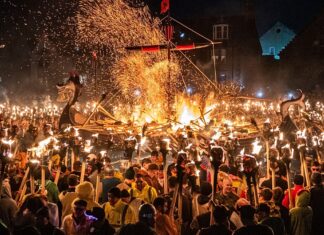 Up Helly Aa: Hundreds of torchbearers gather on Scottish island for Viking fire festival