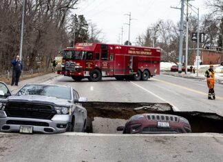 Sudden sinkhole swallows cars in Nebraska