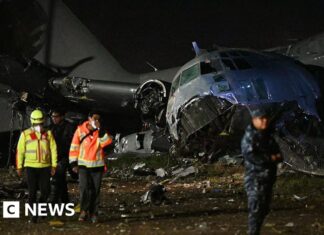 At least 11 killed after military plane carrying banknotes crashes in Bolivia