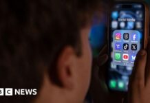 Growing calls in India to restrict children's social media use