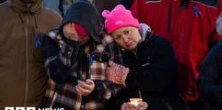'Canadians are with you,' says PM at Tumbler Ridge vigil