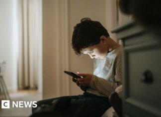 Don't panic – five ways to stop your kids' endless scrolling