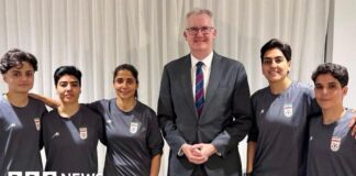 Five Iranian footballers granted Australian visas after anthem protest