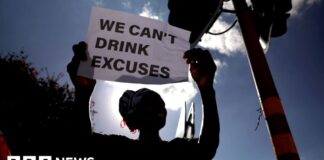 South Africans say criminal gangs are exploiting the water crisis