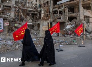 Trump's Hormuz ultimatum nears – with little indication Iran is on board