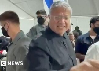 Far-right Israeli minister condemned for taunting handcuffed Gaza flotilla activists