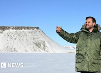 US in closely-guarded talks to open new bases in Greenland