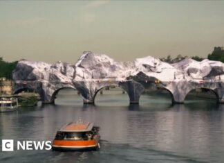 Timelapse footage shows 'giant cave' inflating on Paris bridge