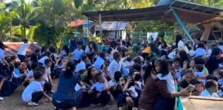 Schoolchildren flee as canopy collapses during deadly Philippines quake
