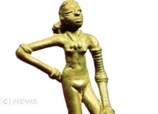 'Dancing girl's' bare torso restored in Indian textbook after backlash