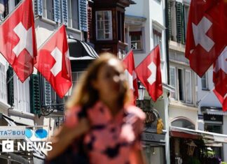 Switzerland to vote on plan to cap population at 10 million