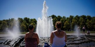 Europe's deadly heatwave breaks German record and halts public events
