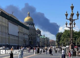 Steve Rosenberg: Russia's economic forum overshadowed by drone attacks on St Petersburg