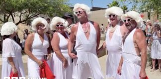Marilyn Monroe lookalikes gather to celebrate her 100th birthday