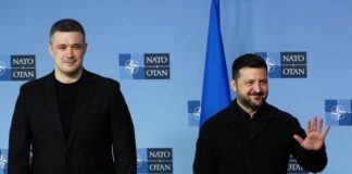 Ukraine's ousted defence minister insists on being reinstated