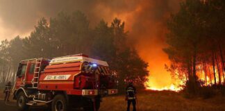 France evacuates 20,000 as wildfires spread in south-west