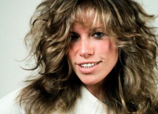 Carly Simon reveals Parkinson's diagnosis